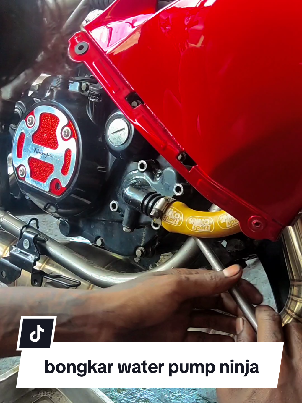 bongkar water pump ninja rr 2t gara2 sering bocor #tahunbaru #bengkelmotor #kawasaki #kawasakininja #waterpump #ninja 