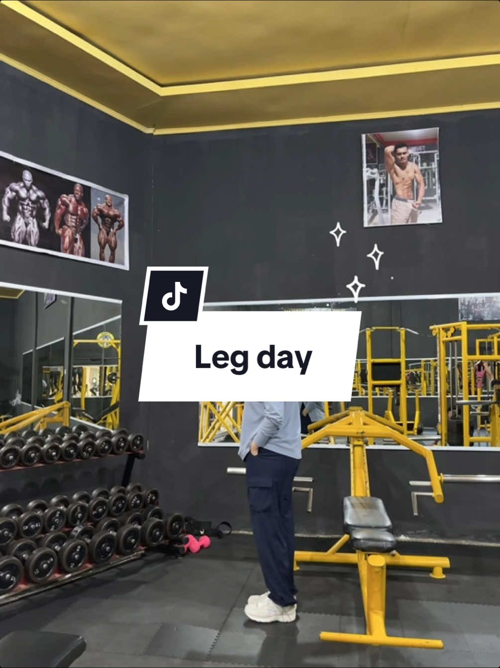 Leg day time!! Cek variasi gerakan berbeda di video aku 👆 #gym #legday 