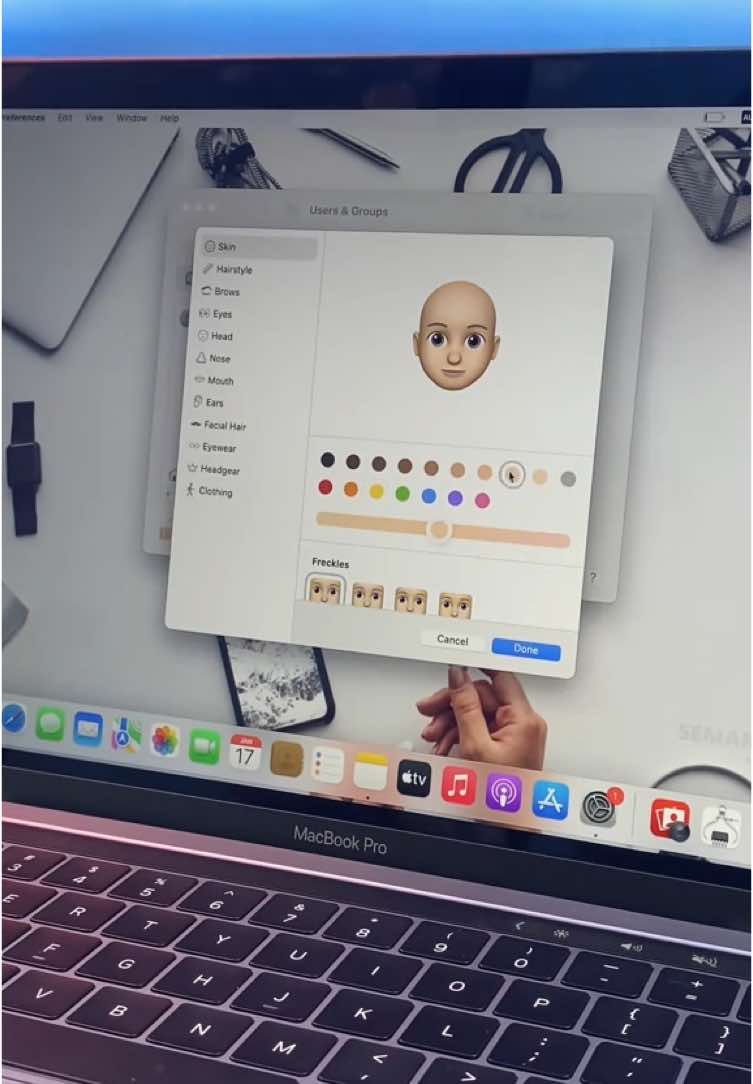 Simple Tapi Masih Ada Yang Belum Tau? Save Video Ini Guys!😍🫵🏻 #tipsbuatkamu #hacksmacbook #tipsandtricks #macbookair #macbookpro #mahasiwa #penggunabaru #tipsmahasiswa #shorcut #lockscreen #m #memoji 