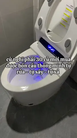 nói chung là e rất tâm đắc ! tạm thời có mỗi cái bất tiện là vì cảm ứng nhạy quá , đứng gần tắm nó tự bật nắp , chắc e làm kính chắn quá các bác ạ #review #xuhuong #xaydung 