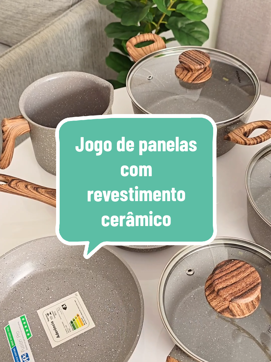 Compreeei as minhas panelas com revestimento cerâmico na @Shopee Brasil  ✨️ E gente, que lindas! Amei o design e parecem ser de qualidade. 🥹🤎 E se tu gostou e quiser o link, comenta aqui embaixo que te envio!  
 #AcheiNaShopee  #shopeecreator #apartamento #casaorganizada #meuape #comprinhas #achadinhos #cozinha 