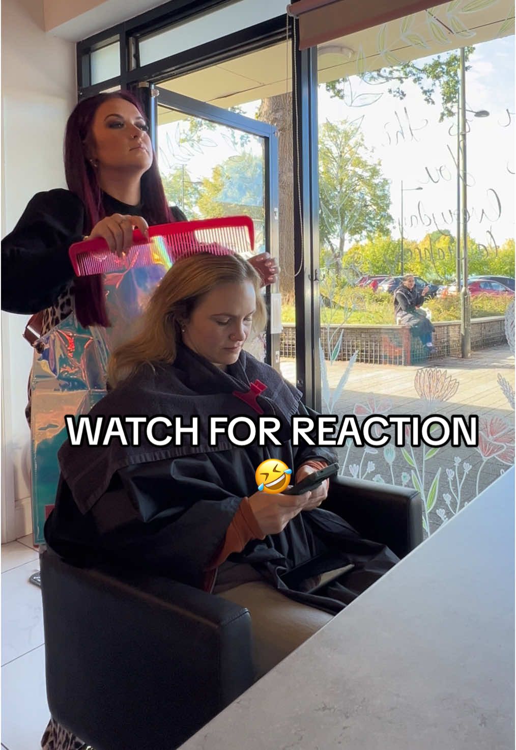 Giant comb prank on my beautiful lady @Curated Piercing you are everything 🫶🏻🙌🏼 #salon #hairsalon #hairdresserreacts #fyp #clients #comewithme #SmallBusiness 