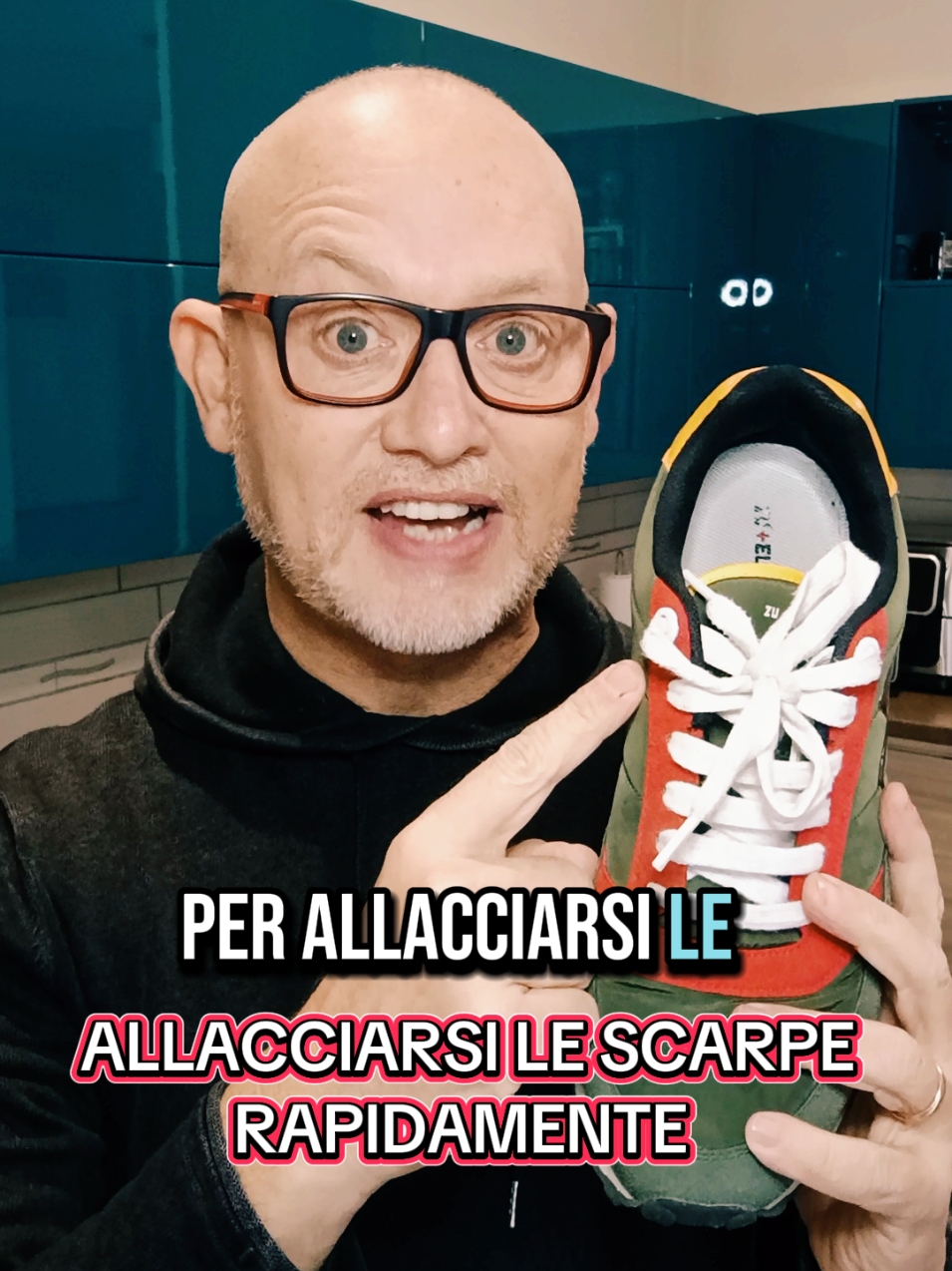 Da provare! Serve solo un po' di pratica 😯👟 #sneakers #sport #lacci #laces #scarpe #shoes #outdoor #Outdoors #mum #mamma #bambini #kidstiktok #life #school #schoollife #trick #tip #tips #emoossai #marcocritelli #nonlosapevo #sapevi #losapeviche #losapevigià #nonloso #nonlosapevo #curiosità #moosai #moosaje #nonlosapevi #lifehacks #tipsandtricks 