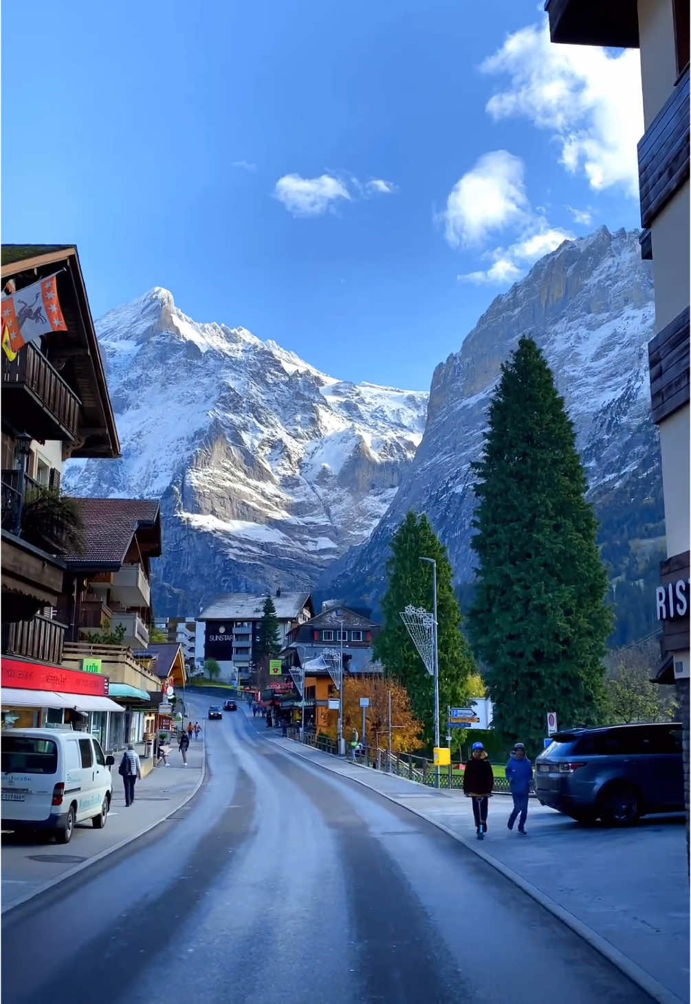 📍Grindelwald, Switzerland 🇨🇭 Follow for daily Swiss Content 🇨🇭 Want to know the exact location of this spot? 🗺️ Check the link in my bio! 🇨🇭🫶 📌 Save this for your trip to Switzerland 🇨🇭  🎥 by: @swisswoow  #berneroberland #switzerland #mountains #schweiz #swissalps #myswitzerland #nature #inlovewithswitzerland #Hiking #swiss #alps #wanderlust #visitswitzerland #travel #jungfrauregion #suisse #landscape #bern #thunersee #naturephotography #blickheimat #grindelwald #lauterbrunnen #interlaken #lake #switzerlandpictures #swissmountains #switzerlandwonderland #switzerland_vacations #photography