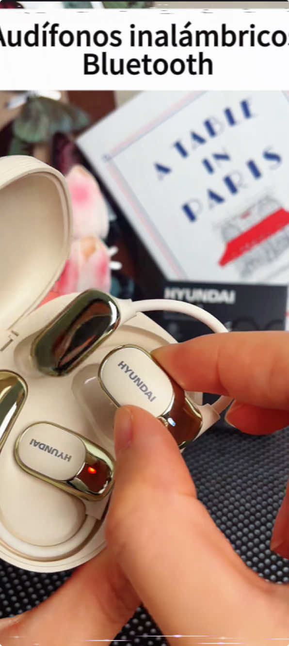 ¡Estos auriculares abiertos pueden traducir hasta 135 idiomas diferentes! ¡Son absolutamente increibles!#translation #tiktokmademebuyit #hyundai #fyp #blackfriday2024 #tiktokshopcybermonday #tiktokshopblackfriday #earbuds #earbudswireless #headphones #headphonesrecommended #earbudsviral #goodforyou #TikTokShopLoveAtFirstFind #spotlightfinds 