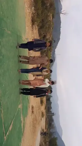yariyan🤗🤗🤗 #tiktokteampleaseviralmyvideo #trending #song #viralsong #standwithkashmir #pageforyou #foryoupage 