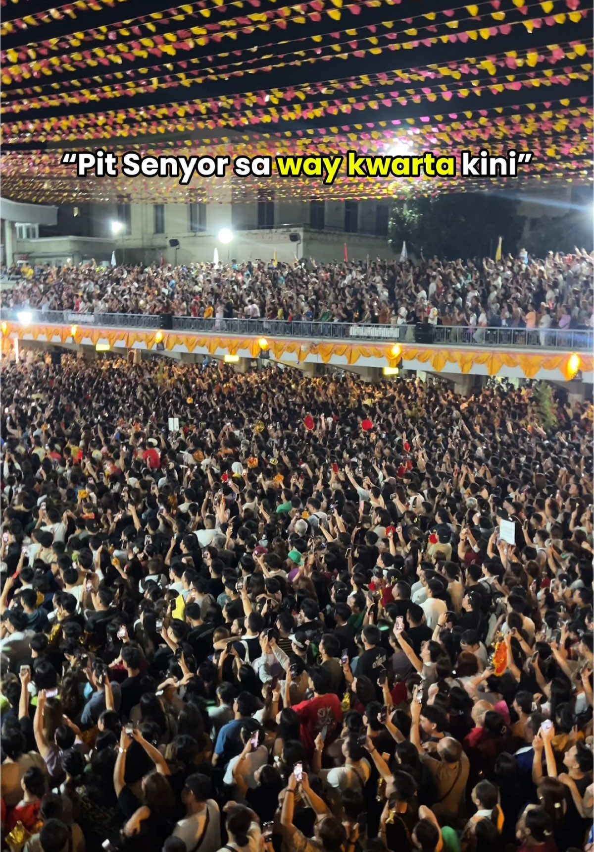 PIT SENYOR!! 💛❤️ #sinulog #novenamass #lastmass #sinulog2025 #TraditionalDance #PitSenyor #Stoniño #cebu #fyp 