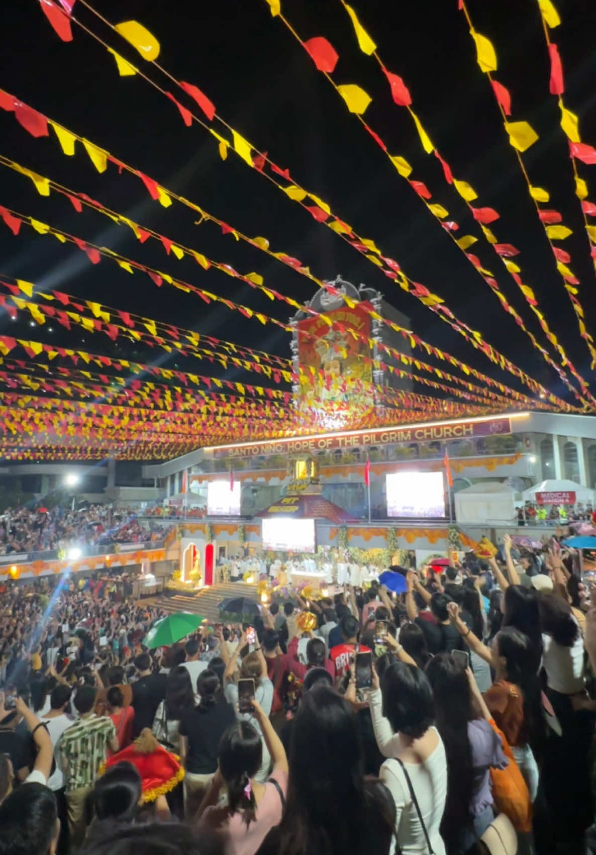 Pit Señor lig una kami, Pit Señor! Pit Señor sa kalinaw kini, Pit Señor! 7PM Sinulog Traditional Dance 460th Fiesta Señor #Sinulog2025 #PagLaumNiño #BalaangBata #VivaPitSenyor #FiestaSeñor #HopeOfThePilgrimChurch #devotee #sugboph #Gozos #unwaveringfaith #devotion