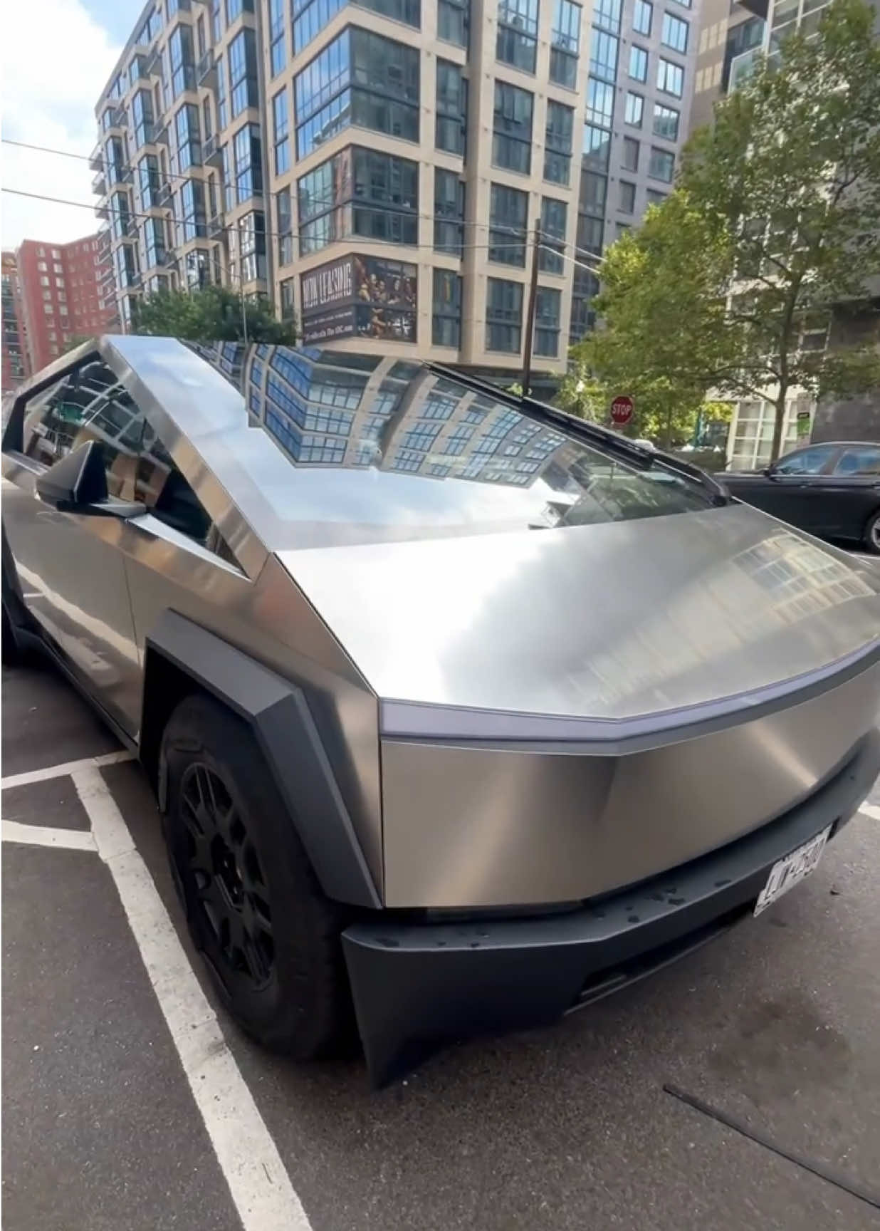 Tesla cyber truck 🛻  #tesla #cybertruck #elonmusk #usa🇺🇸 #🇺🇸🇺🇸 #world #news #new #nyc 