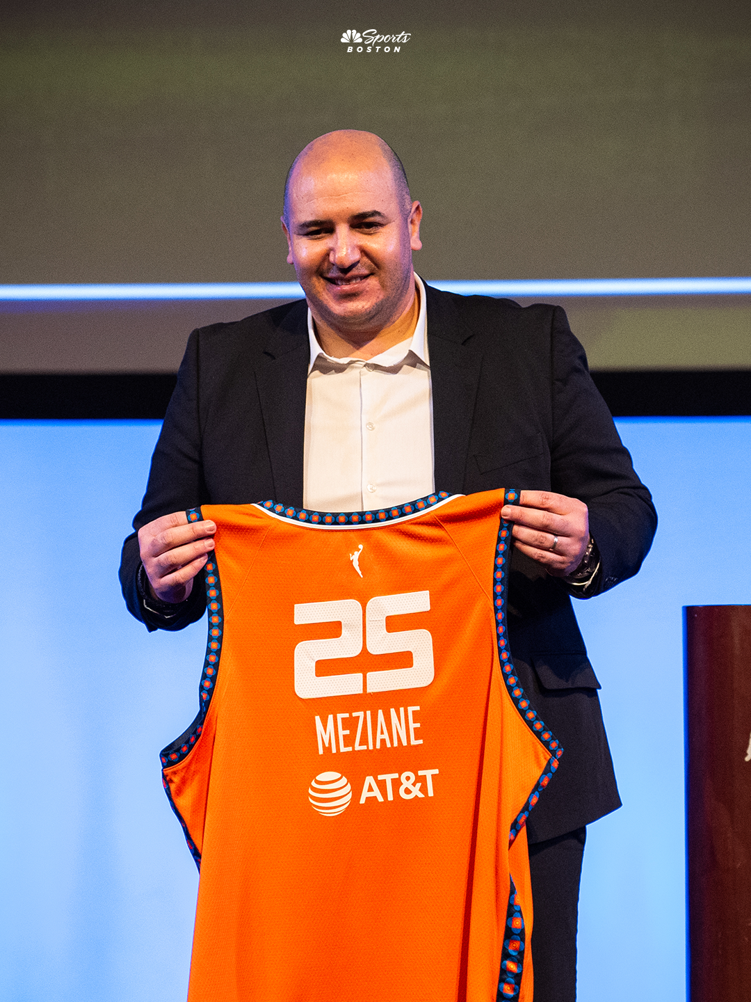 The Connecticut Sun introduced their new head coach Rachid Meziane. He's ready to get to work 🏆