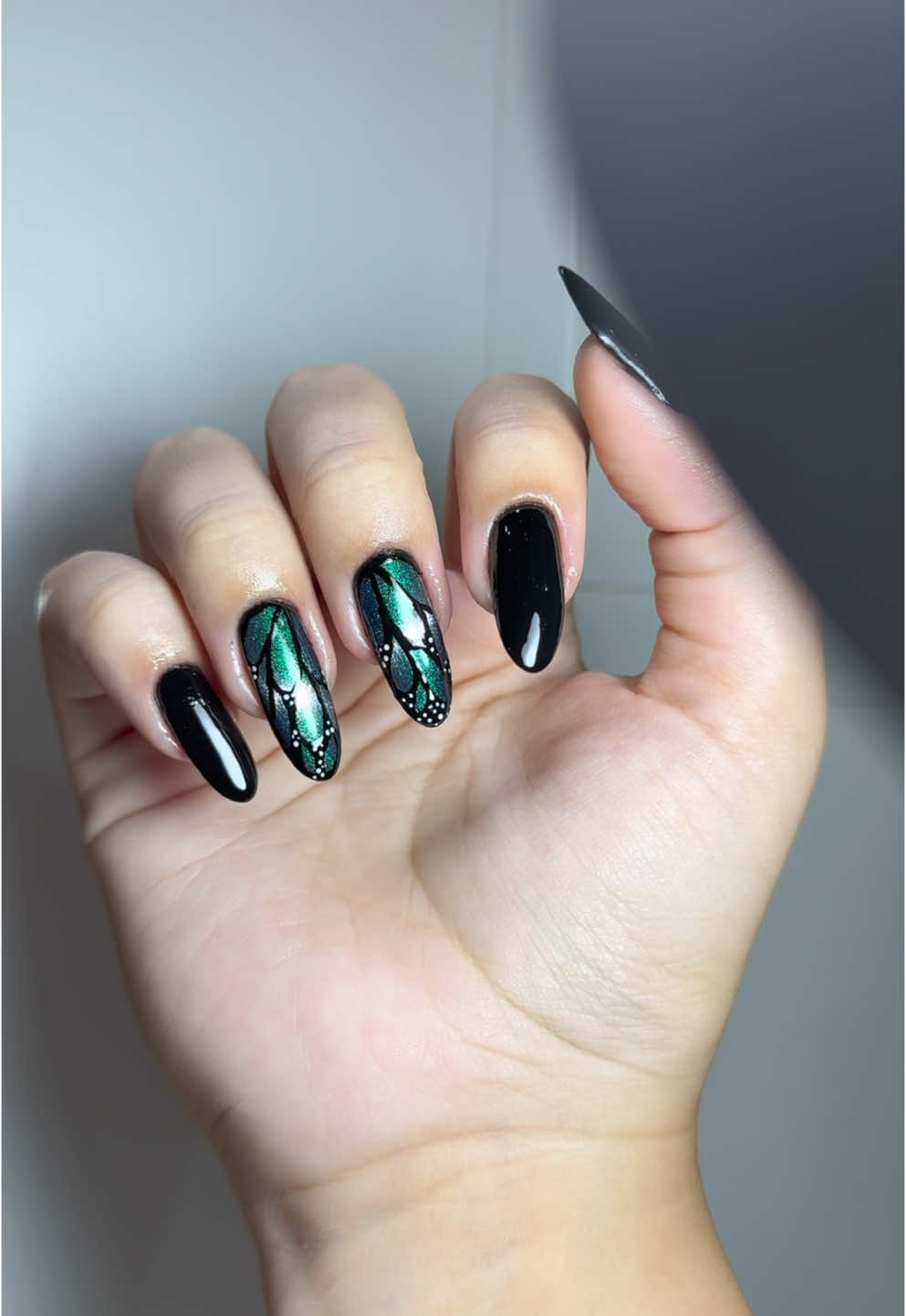 Respondendo a @Vanessa 💅  Esse magnético lindíssimo da Penelope Luz é a cor Druid Soul!! No final do vídeo aparece melhor o seu efeito!😍✨ #fy #fypage #viral #nails #insponails 