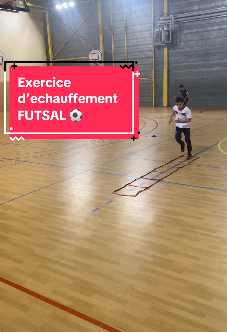 Futsal training ⚽️ Exercice d’échauffement parfait au Futsal  #futsal #futsalindonesia #futsalplayer 