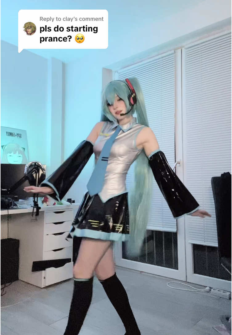 Replying to @clay starting prance/from the start is here 🗣️ it’s so cute wish I had it frfr #hatsunemiku #fortnite #dance #hatsunemikucosplay 