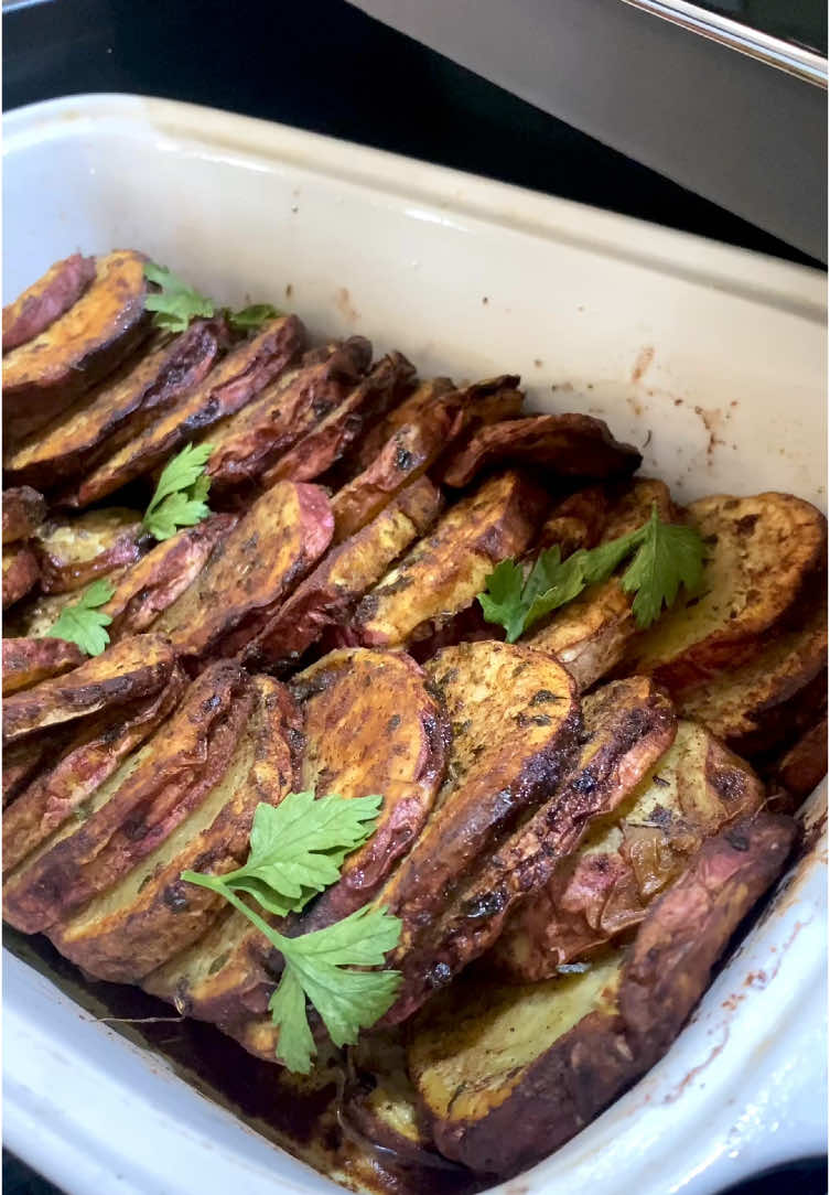 Air Fryer Roasted Sweet Potato Slices Ingredient Measurements: 2 large sweet potato 2 tablespoon olive oil 1 tablespoon cinnamon ¼ teaspoon salt #airfryertiktok #airfryerrecipes #EasyRecipe #foodies #foodblogger #sweetpotato #kitchen #airfryer 