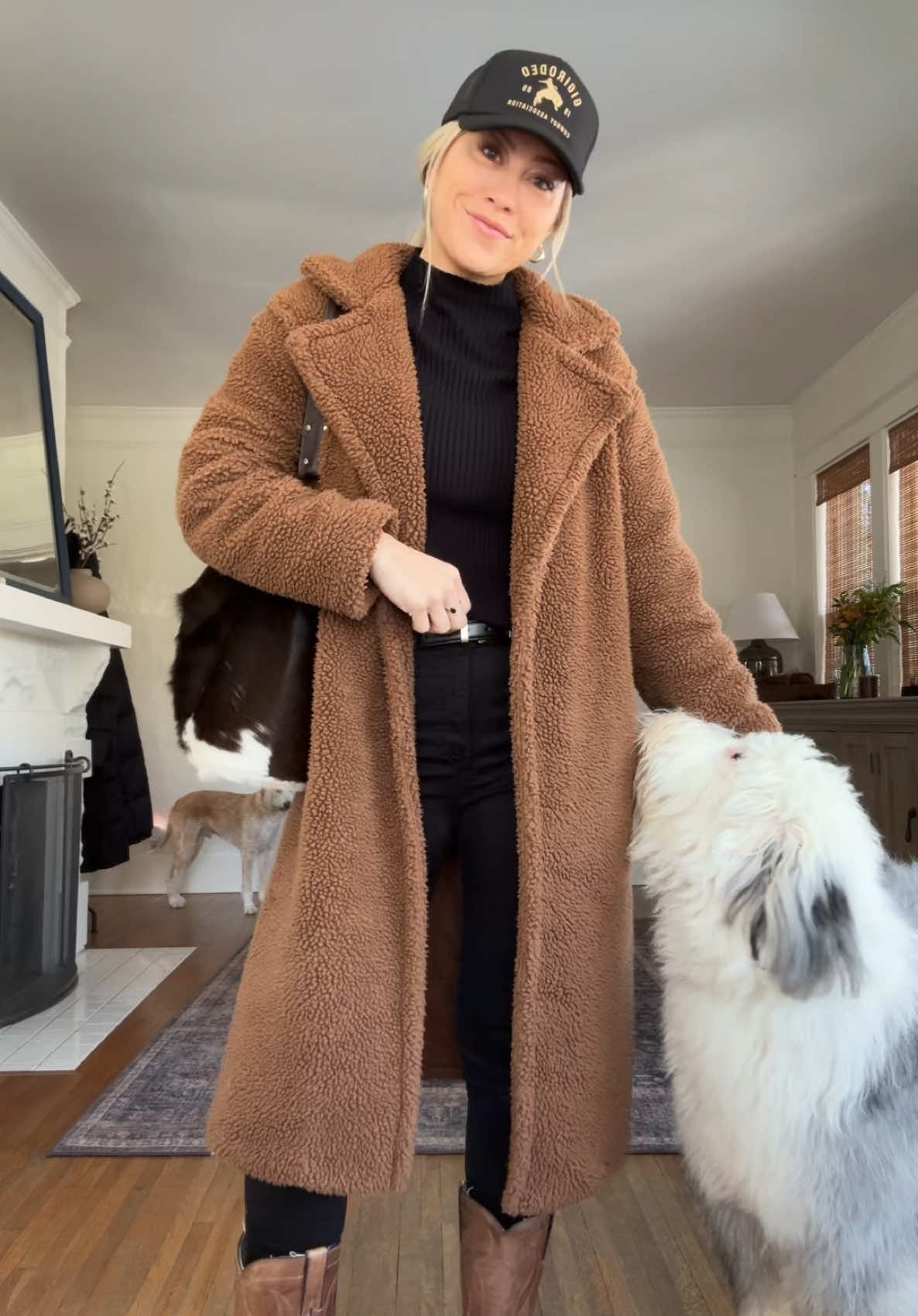 IG: mandiekaii 🧸🤎🐴 living in this coat until further notice 