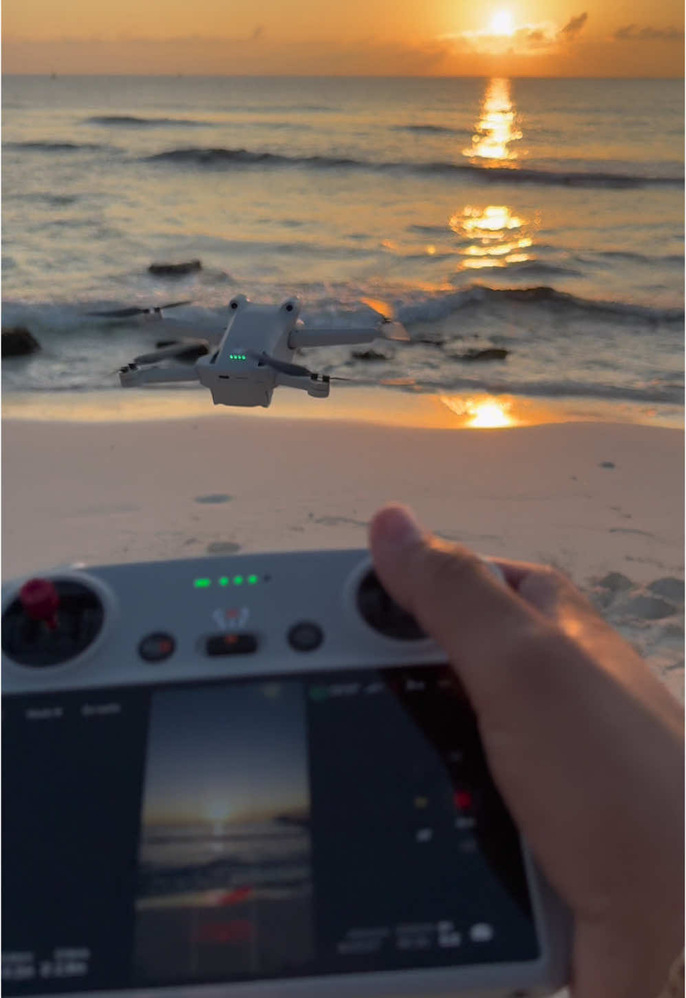 Siempre me preguntan qué tan lejos llega tu dron #dji #drone #amanecer #mar #creadoresdecontenido 