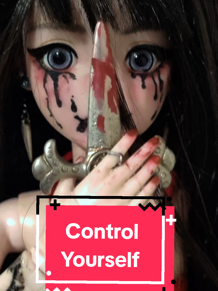 Ela perdeu a cabeça o que será que ela fez????!!!!! #controlyourself #thesubstance #fy #doll #dolltok #maquiagemgotica #makeup #gothmakeup #boneca #bjddoll #spooky #alttok #maquiagemartistica #trend 