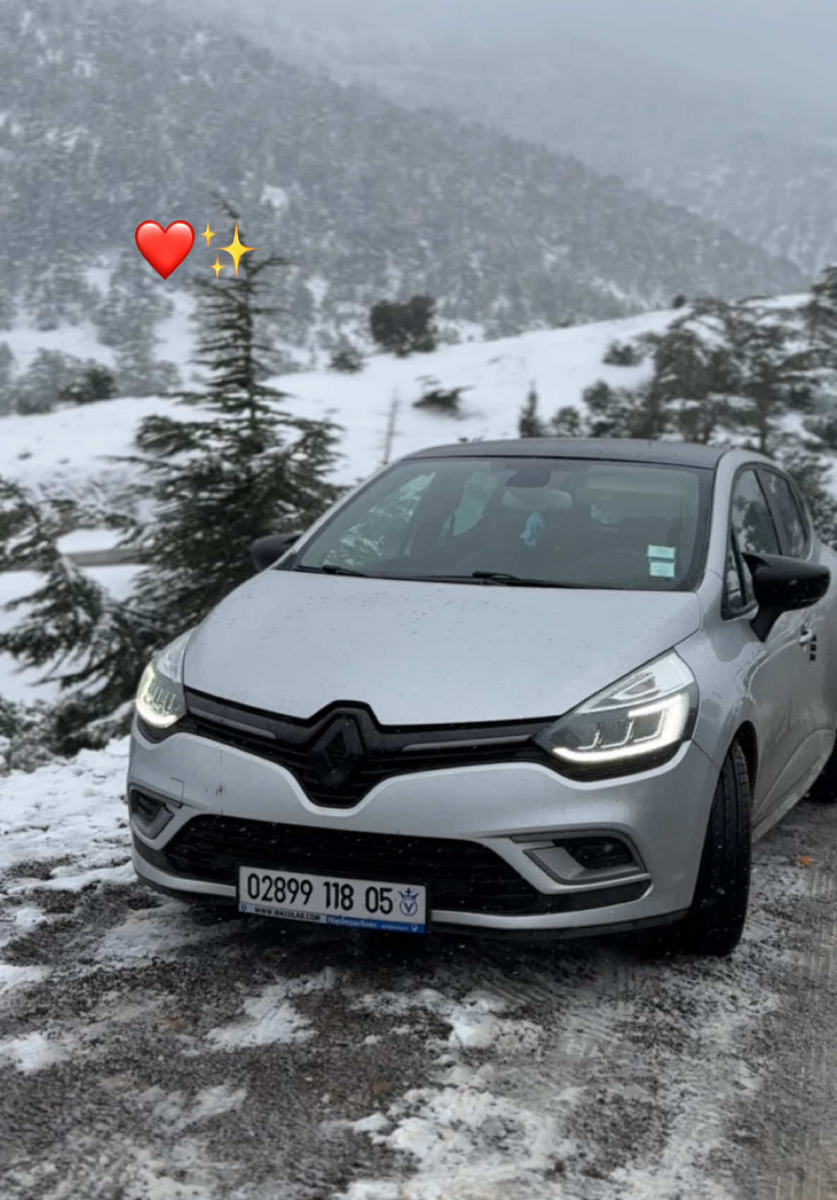 Li 3rf had blassa ygoullna ✨ #snow #batna #2025 #ثلوج #clio4gtline #chaouia 