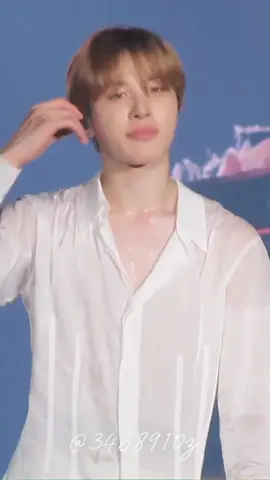 3.21 minutes with So Junghwan sweat 💦🥵 Dia saking putih kulitnya, keringet nya sering gak keliatan, palingan rambutnya aja yang basah 😁 #SOJUNGHWAN #JUNGHWAN #SJH #FYP 