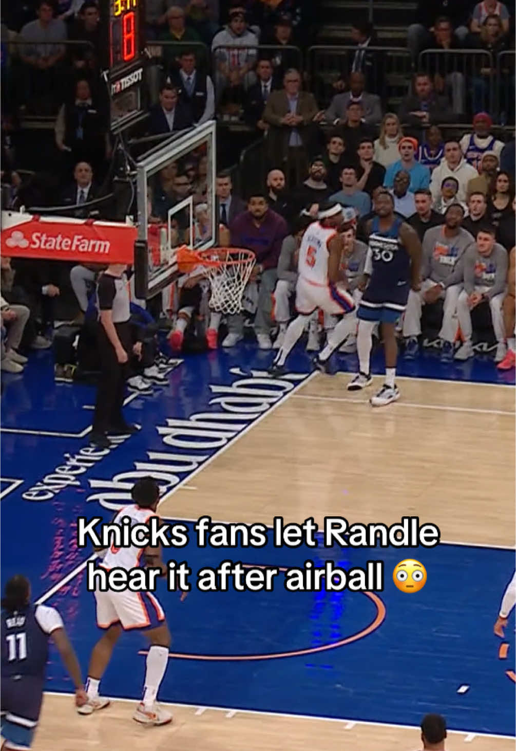 😳. #NBA #bball #badketball #hoops #knicks #fail 