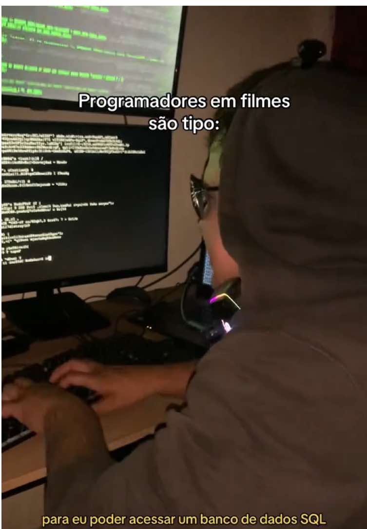 Na realidade é assim mesmo #programacao #programador #filme #software #meme #hack #linux 