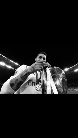 عطني سجارة #3moknary #4u #fyp #fypツ #4upage #foryou #foryoupage #football #sergioramos #ramos #realmadrid 