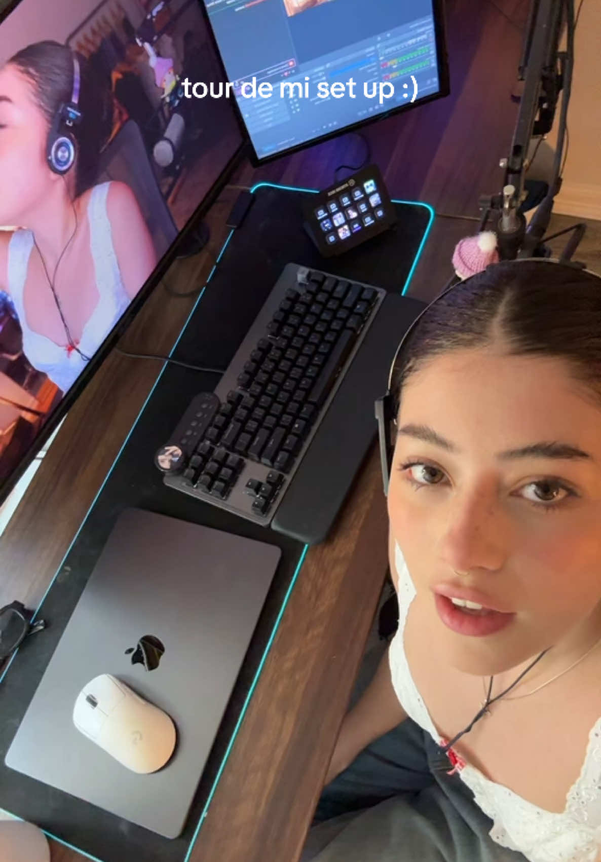 este es el tour de mi set up nunca antes visto wow porque también es de girlies tener set ups bonitos… 💗#dannespino #RoomTour #stream #setuptour 