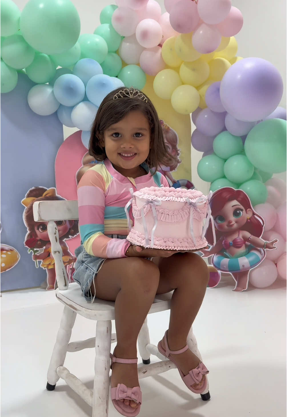 O tema do meu aniversário de 5 anos é princesas manas😍 Gostaram? #princesa #princesasdadisney 