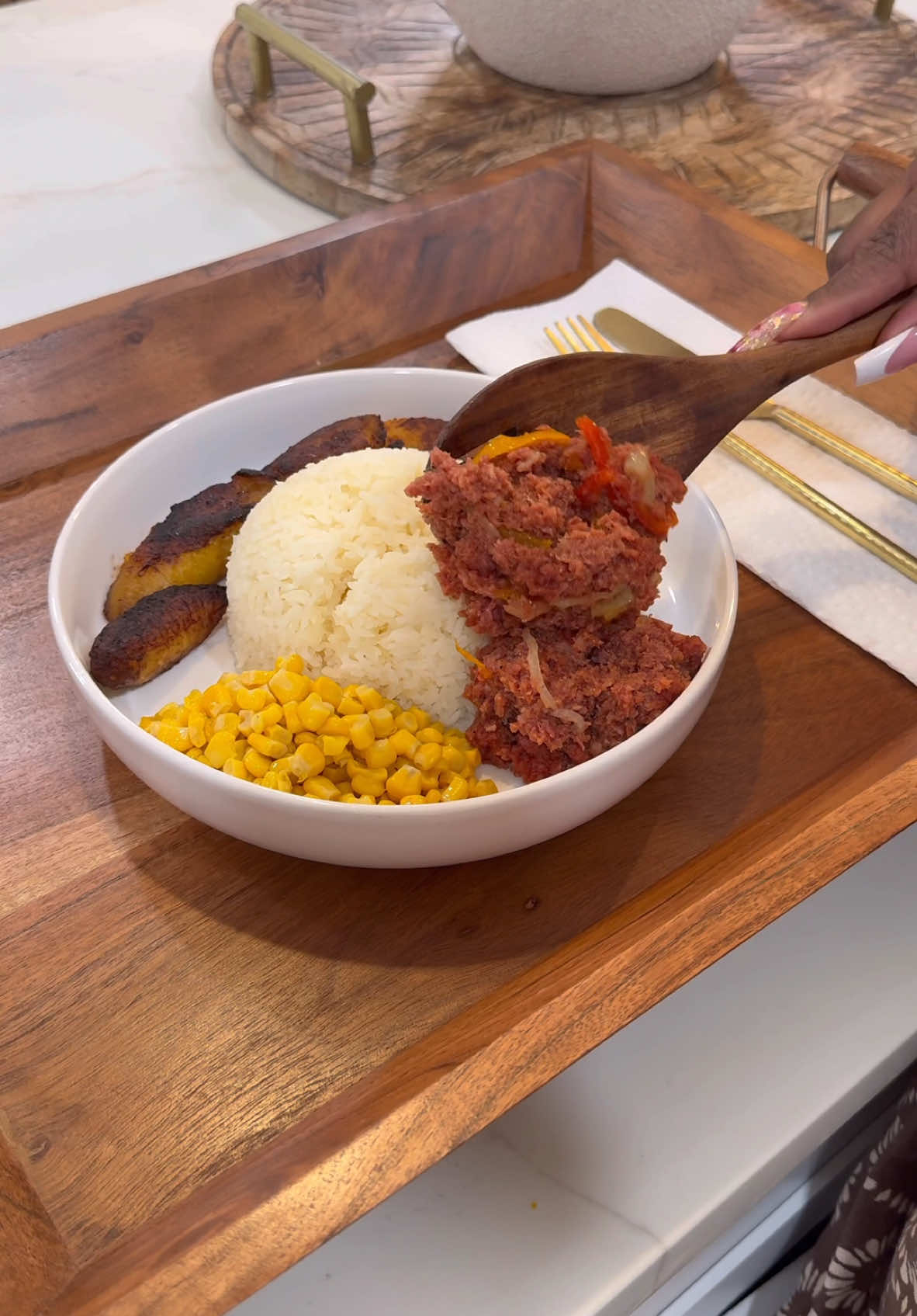 Is it bully beef 🇯🇲 or fire engine 🇧🇸?? #Recipe #clean #Cleanlok #cleanhome #cornedbeef #CleanTok #organizedhome #momtok #food #Foodie #mealprep #dinneridea #quickandeasymealidea