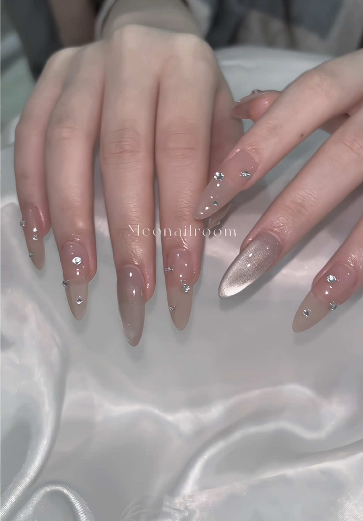 Book lịch em chăm móng đi chị em ui 🥰 ✨NHẬN ĐÀO TẠO HỌC VIÊN✨ _________________________________ Meo Nailroom       🕰️ 9am - 10pm      📱 0898395889      📍Đối diện bách hoá xanh - Thích Quảng Đức KĐT Phước Long, Nha Trang #nailnhatrang #koreanail #nailroom  #daotaohocviennail #nailart #nails  #nailhan #nailredep #daotaohocvien #nailhan #nailtrung #naildongian #tiemlammong 