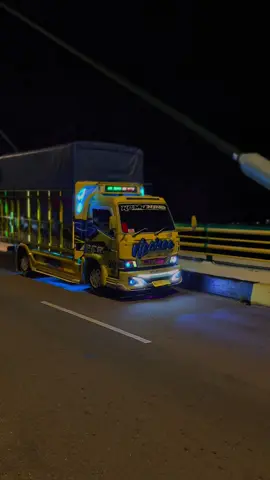 Yo ngene iki 📸 #truk #truklovers #trukmania #truckquotes #trukmbois #krodong_mania_indonesia @igowahyudi97 #xybca #foryou #4u #fyp #fypシ゚ 