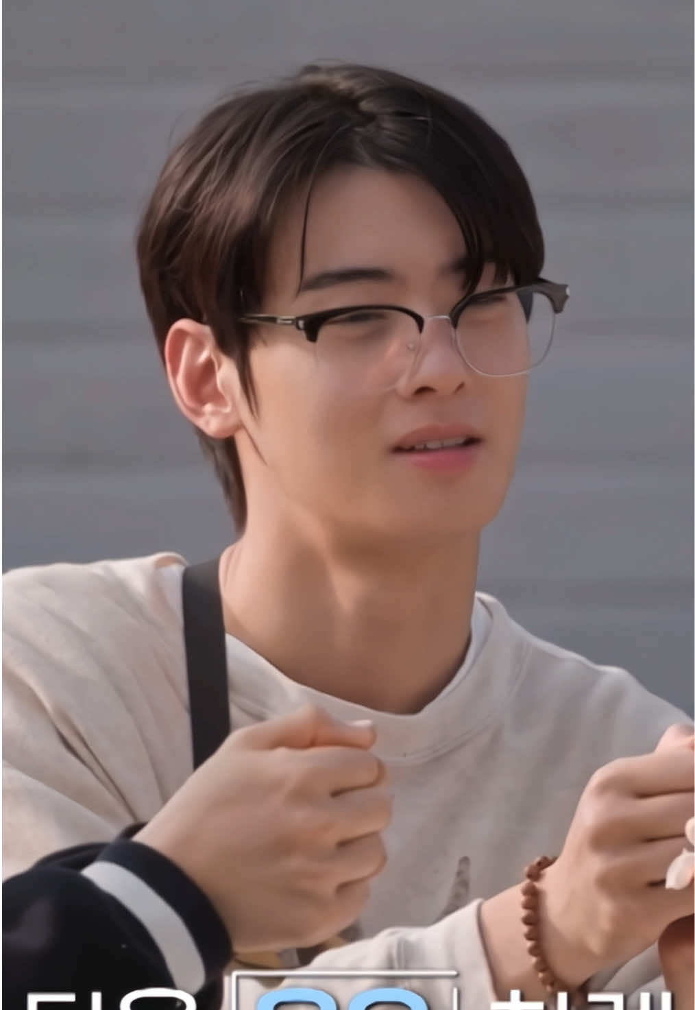 ที่บอกชอบหนุ่มแว่น คือหมายถึง #ชาอึนอู #chaeunwoo #rentedinfinland