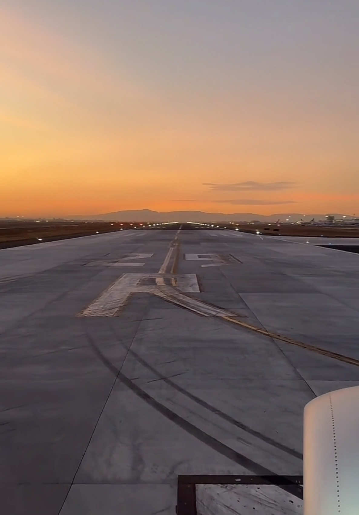 A simple take off ✈️ #Aviación #thisfeeling #fyi #b737 #aeromexico #takeoff #airlinevideos 