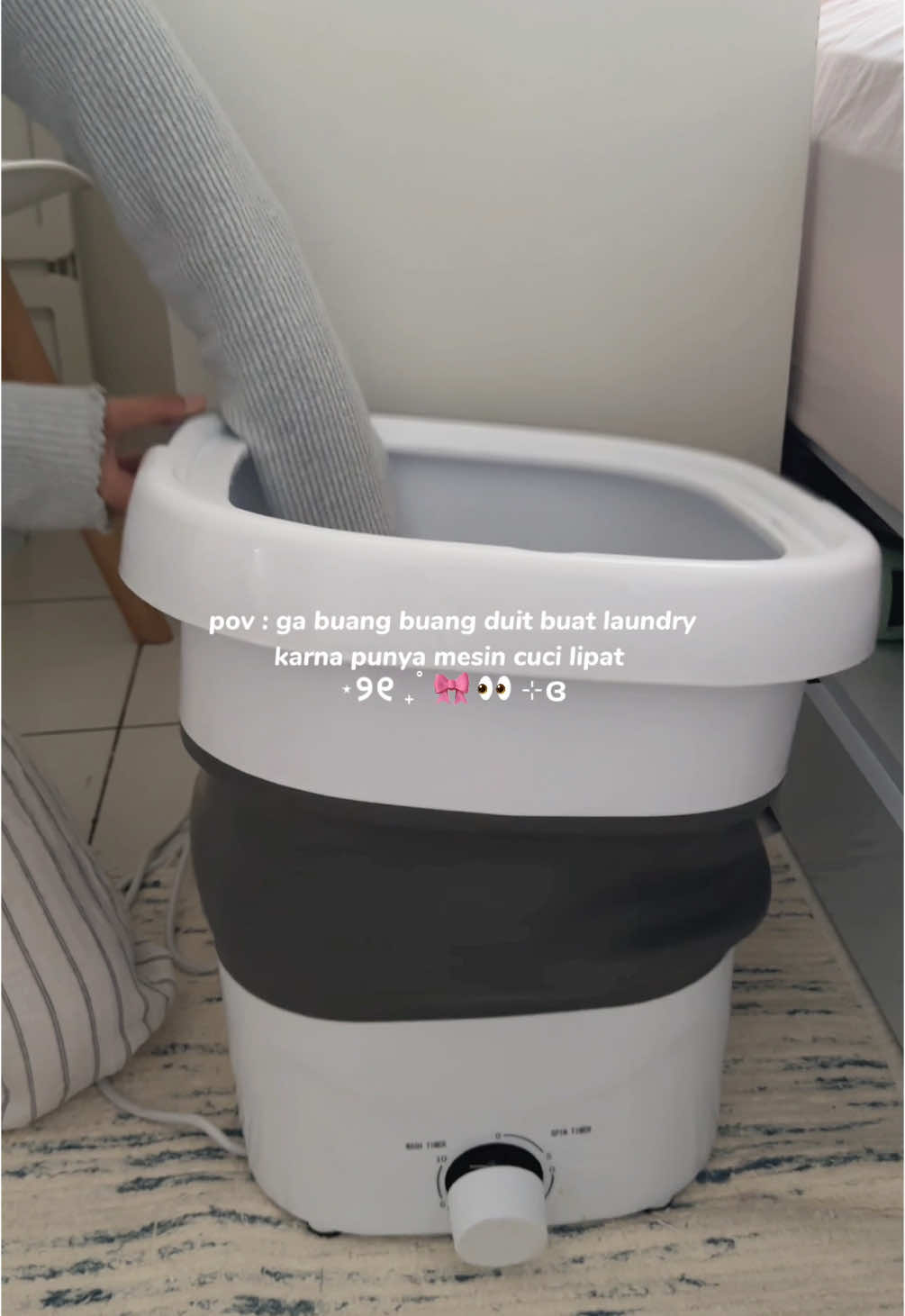 karna kamarku kecil jadi butuh mesin cuci yang bisa dilipat, temenin aku nyuci hari ini! skrg ga perlu laundry lagi, cocok buat anak kost 👀💗 @Pandaoma #mesincucifarge #mesincucipandaoma #pandaomaid 