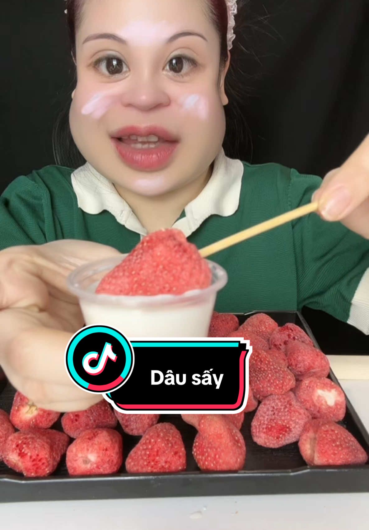 Dâu sấy to quá trời quá đất #xuhuong #xuhuongtiktok #mukbang #viral #chichbong #food #viralvideo #asmrvideo 