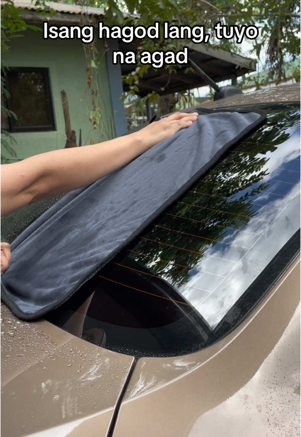 Microfiber towel na isang hagod lang tuyo na agad #microfibertowel #microfibercloth #carwash #carwashing 