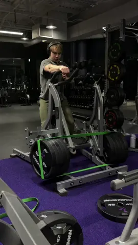 Want to put on 6 plates but it won’t fit ): wanna find a machine that can go way heavier hard to find tho. #GymTok #gymcore #fyp #gym #motivation #relatable #gymcontent #bodybuilding #SUCCESS #change #MentalHealth #motivationalvideos #aesthetic #cinematic #vibes #latenight 
