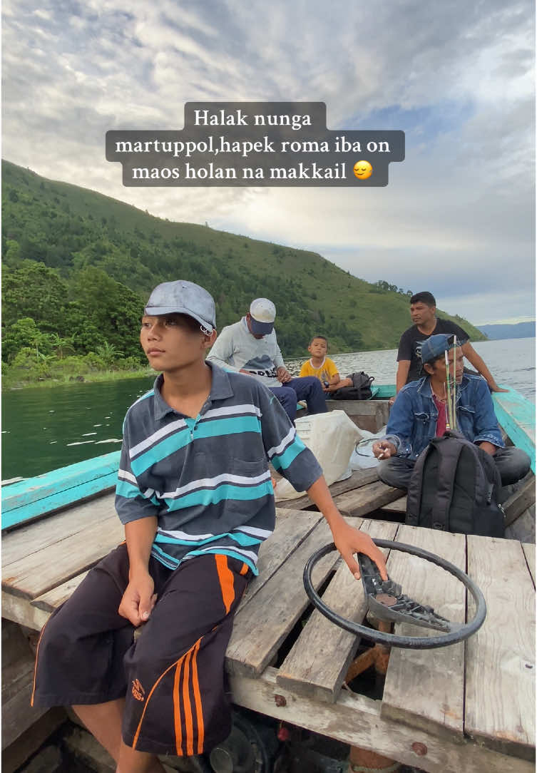 Doli doli aek tahee 🙂‍↔️🙂‍↔️#toba #danautoba #samosir #mancing #kail #viral #fypシ #fyp #parhutahuta #danautoba #bataknese #bataktoba 