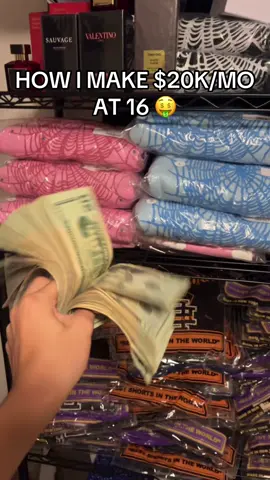 Comment “RESELL” and I will teach you! #resell #resellingtips #viral #money #sidehustle #airpodvendor #sp5derreselling 