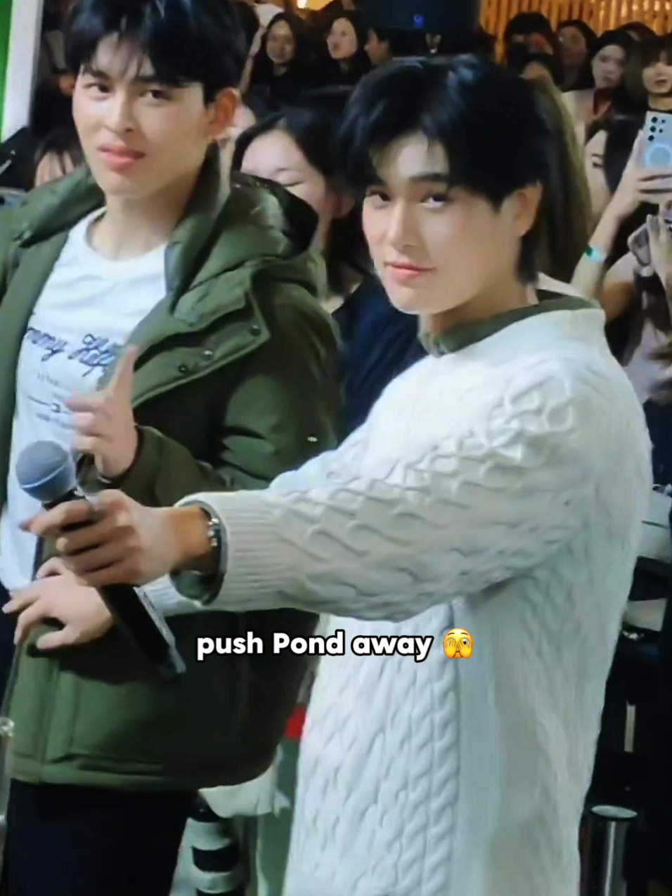 paling suka Phuwin mode posesif dan ngegas gini 🫠🫣 #pondphuwin #ppnaravit #phuwintang #gmmtv #thaienthu #fyp 