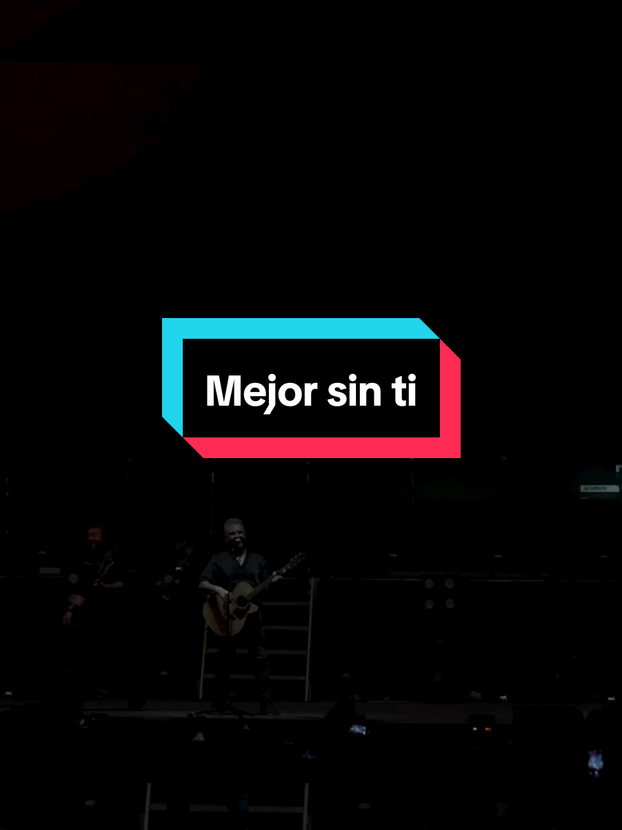 La canción 'Mejor Sin Ti' de Saurom es un vibrante mensaje de empoderamiento y liberación personal. A través de sus letras, el grupo invita al oyente a liberarse de las ataduras emocionales y sociales que limitan su felicidad y desarrollo personal. La repetición del estribillo que incita a 'pegar un salto del sillón' simboliza la acción de tomar la iniciativa para cambiar y enfrentar la vida con una nueva perspectiva. El tema aborda la toxicidad en las relaciones humanas, señalando a aquellos que, por envidia o clasismo, afectan negativamente a los demás. Saurom, conocido por su estilo folk metal con letras que a menudo exploran temas de auto-reflexión y crítica social, utiliza esta canción para alentar a las personas a distanciarse de ambientes y relaciones nocivas. La frase 'Y nosotros lo seremos cuando estés lejos de aquí' refuerza la idea de que la separación es beneficiosa no solo para el individuo, sino también para aquellos que quedan atrás, promoviendo un ambiente más saludable para todos. #sauromoficial #folkmetal #saurom #paratiiiiiiiiiiiiiiiiiiiiiiiiiiiiiii 