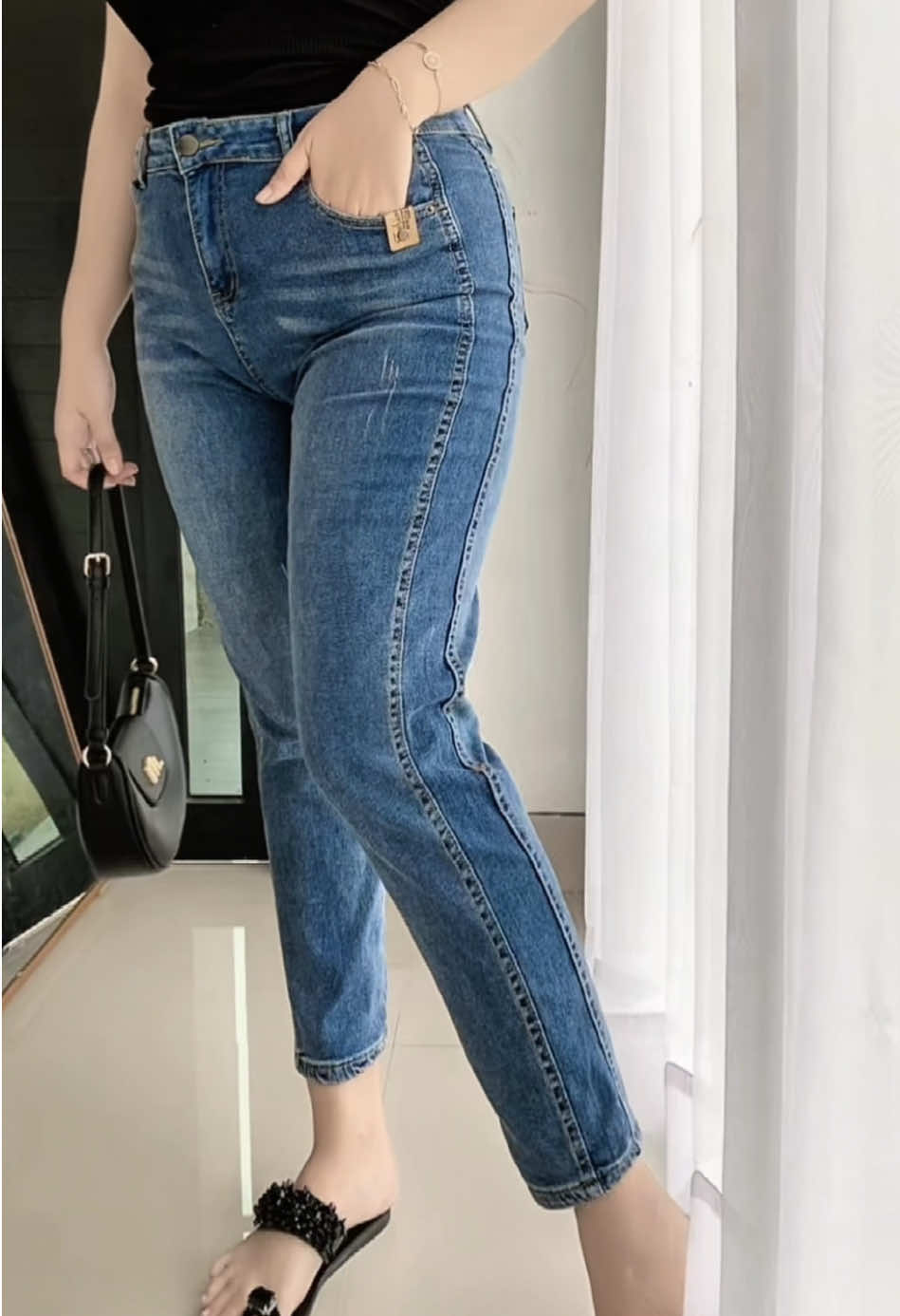 Celana by #vierlin Cakep bgt cocok buat hangout nih 😙#celanajeans #jeanshighwaist #jeans 