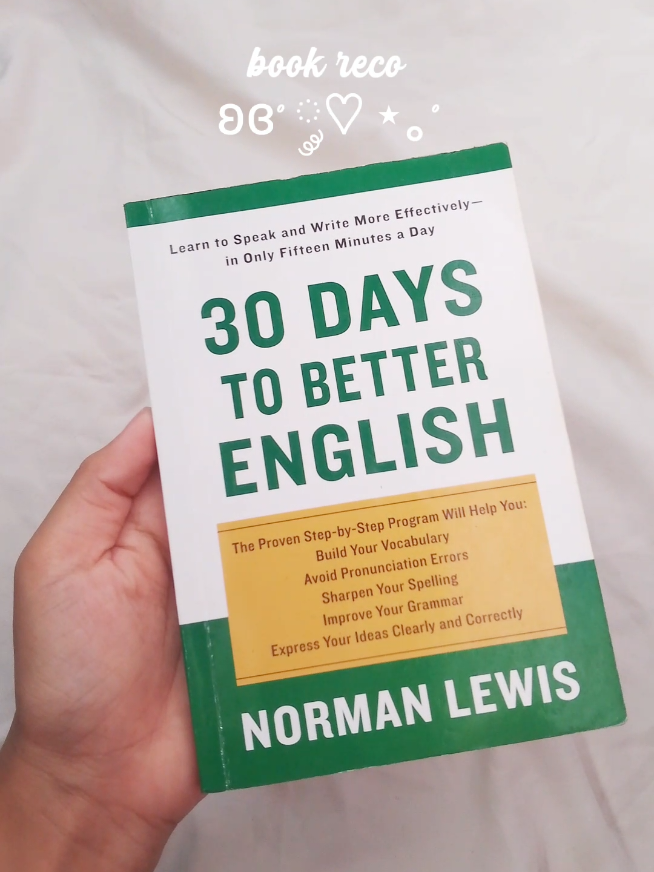 channel your inner elle woods with this book🩷 #30daystobetterenglish  #englishchallenge  #improveyourenglish  #book  #bookrecommendations  #selfhelpbooks  #books  #englishbooks  #studyenglish 