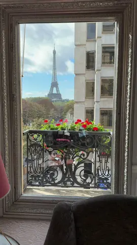 Parisian elegance meets couture luxury at Hôtel Plaza Athénée, with stunning Eiffel Tower views to match. ✨ #PlazaAthenee #HauteCoutureSuite #EiffelTower 