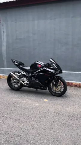 Black Freedom emang ga pernah salah 🔥🔥 #cbr250 #cbr250rr #babyrr #hondacbr #zx25 #zx25r #zx25r 
