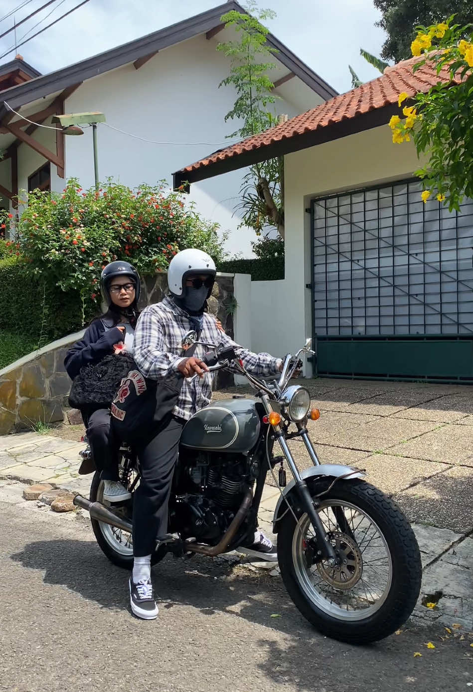 the person i like the most @KAFIAAA ❤️ #kawasakiw175 #w175 #britishmotorcycle🇬🇧 #couplegoals #couplestiktok #fyp 