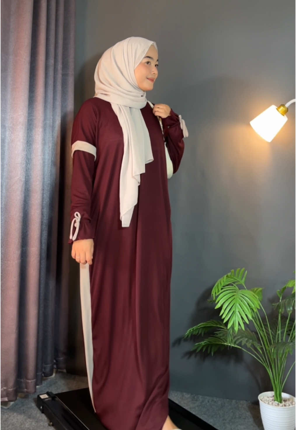 Abaya batwing pita cocok banget dipake hari lebaran🥰 #abaya #abayabatwing #abayaknit #abayalebaran #abaya2025 #abayamurah  #outfitlebaran