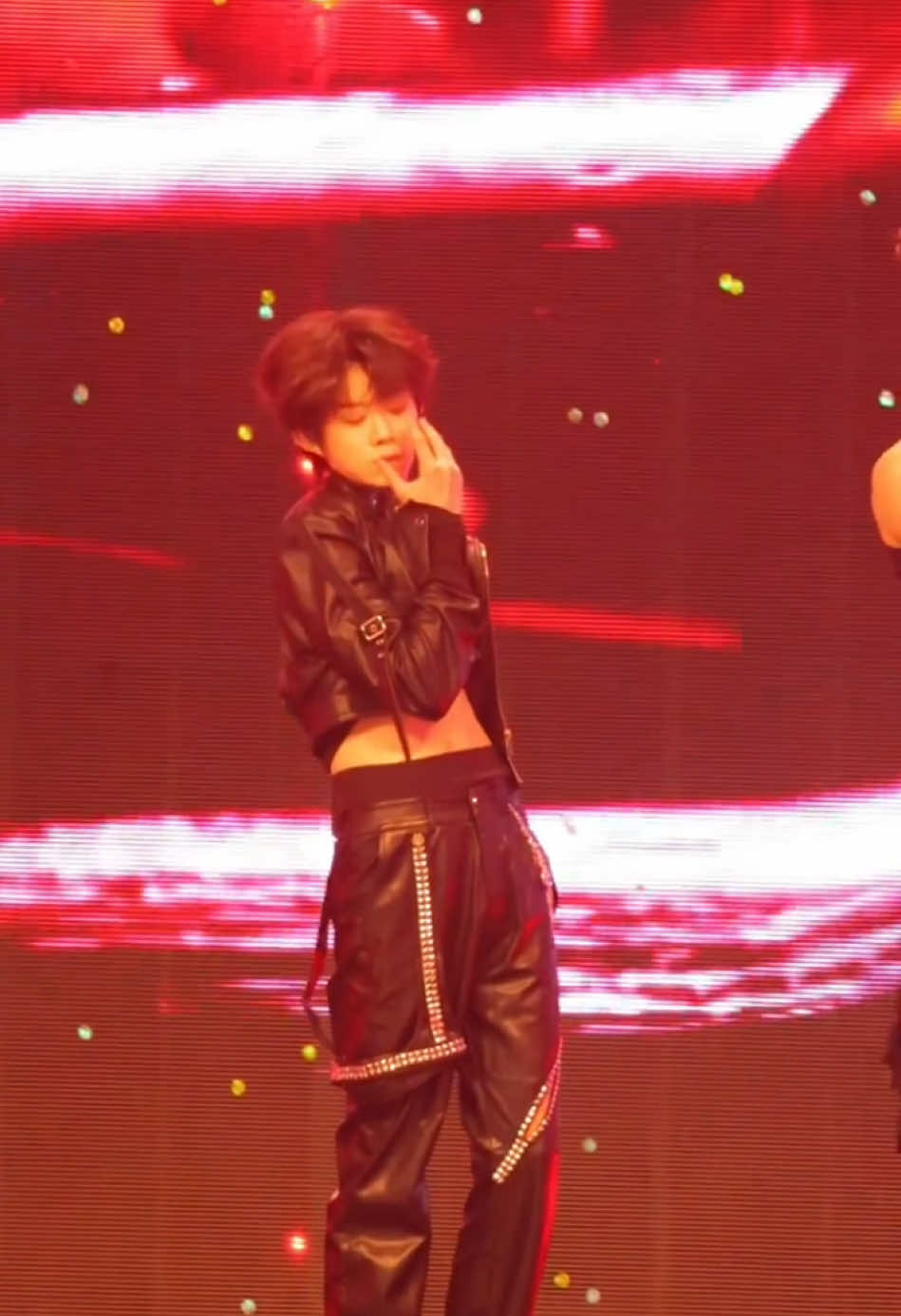 TF HNY2025 concert Day1 <<guilty dance >> กับพี่gen3 sexy มากแม่ น้องลอคท่าเป๊ะขึ้นเยอะเลย แม่ภูมิใจ🥵🥵🥵TF แกทำถึงมาก เอาอีกๆ ฮ่าๆ  . #เฉินอี้เหิง #chenyiheng #tf家族陈奕恒jonathan #tffamily_4th_generation #ไอดอลจีน #tffamily #tf家族2025新年音乐会热爱 