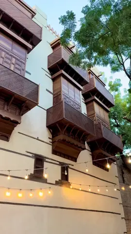 Al Balad: historic charm, stunning architecture, and vibrant culture 🤎 🎥 I  @Turki Alghamdi  #AlBalad #jeddah #HistoricJeddah #البلد #جدة_التاريخية  #جدة