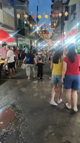 suasana malam hari di bazaar KP tanjung makin ramai cuma sampai minggu saja #bazaar #imlek 